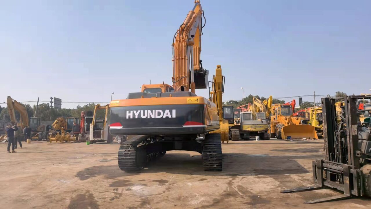 HYUNDAI R305LC-9T - Ekskavator me zinxhirë: foto 1 HYUNDAI R305LC-9T - Ekskavator me zinxhirë: foto 1