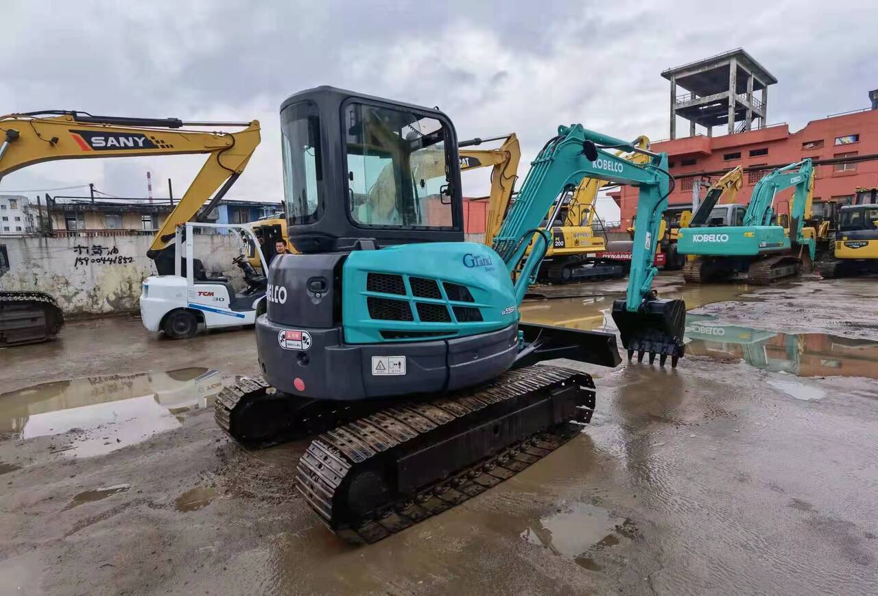 KOBELCO 55 - Miniekskavator: foto 1 KOBELCO 55 - Miniekskavator: foto 1