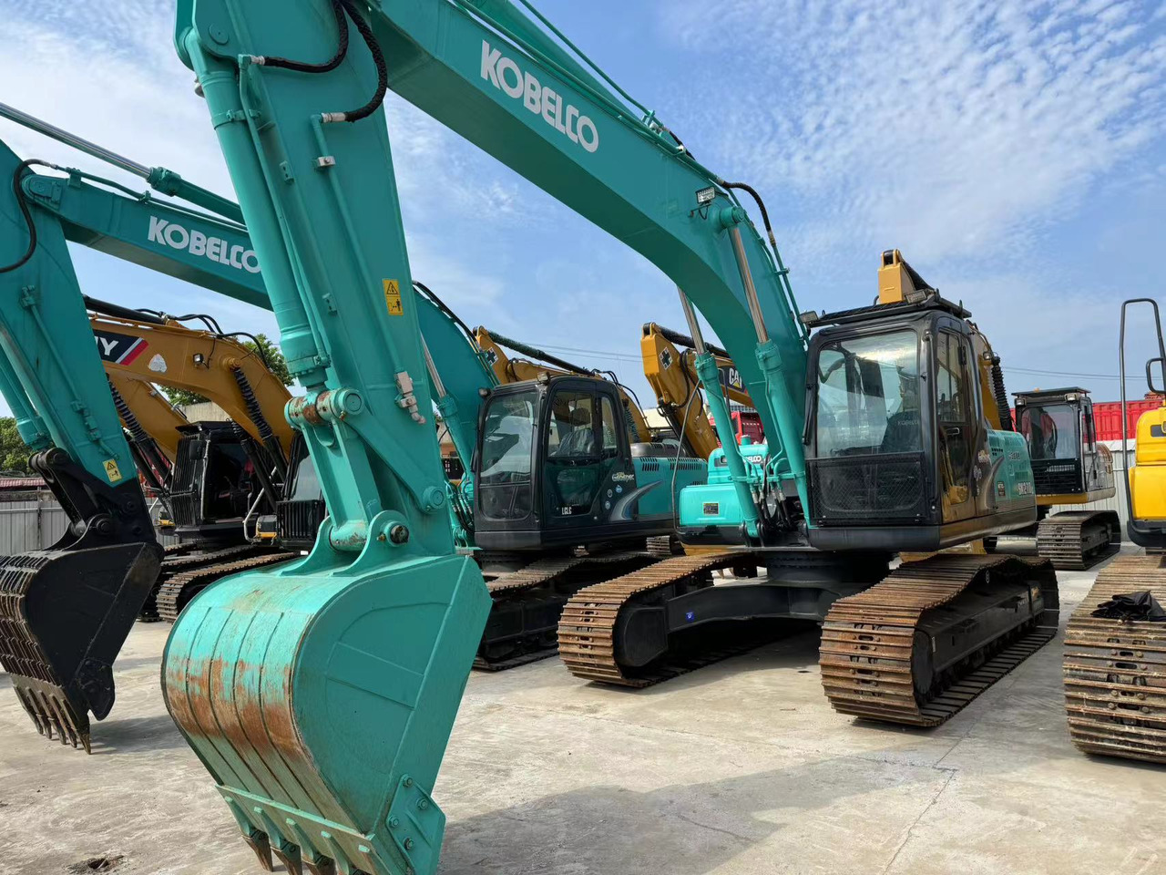 KOBELCO SK210-8 - Ekskavator: foto 1 KOBELCO SK210-8 - Ekskavator: foto 1
