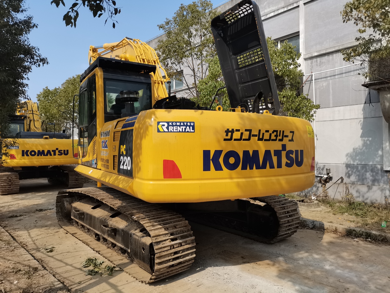 KOMATSU PC220-8 - Ekskavator me zinxhirë: foto 3 KOMATSU PC220-8 - Ekskavator me zinxhirë: foto 3