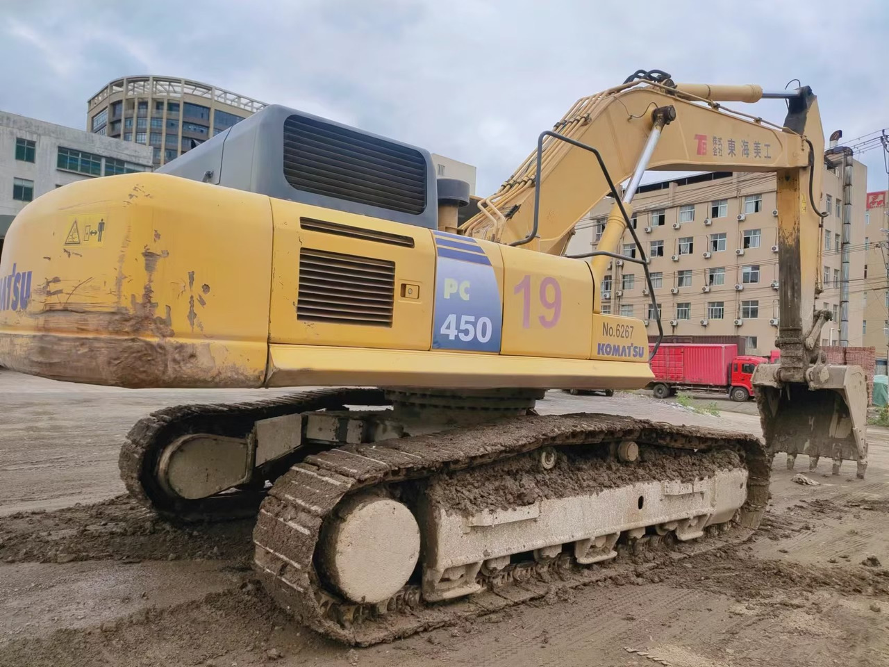KOMATSU PC450-8-excavator - Ekskavator me zinxhirë: foto 5 KOMATSU PC450-8-excavator - Ekskavator me zinxhirë: foto 5