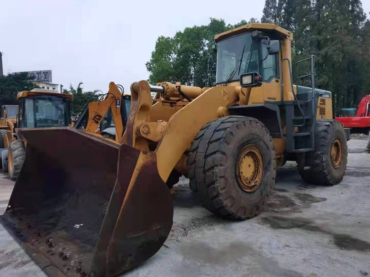 KOMATSU WA500-3 - Fadrom me goma: foto 3 KOMATSU WA500-3 - Fadrom me goma: foto 3