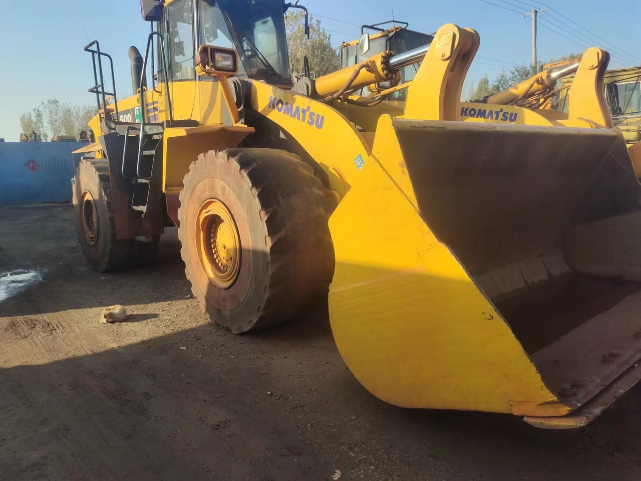 KOMATSU WA500-6 - Fadrom me goma: foto 5 KOMATSU WA500-6 - Fadrom me goma: foto 5