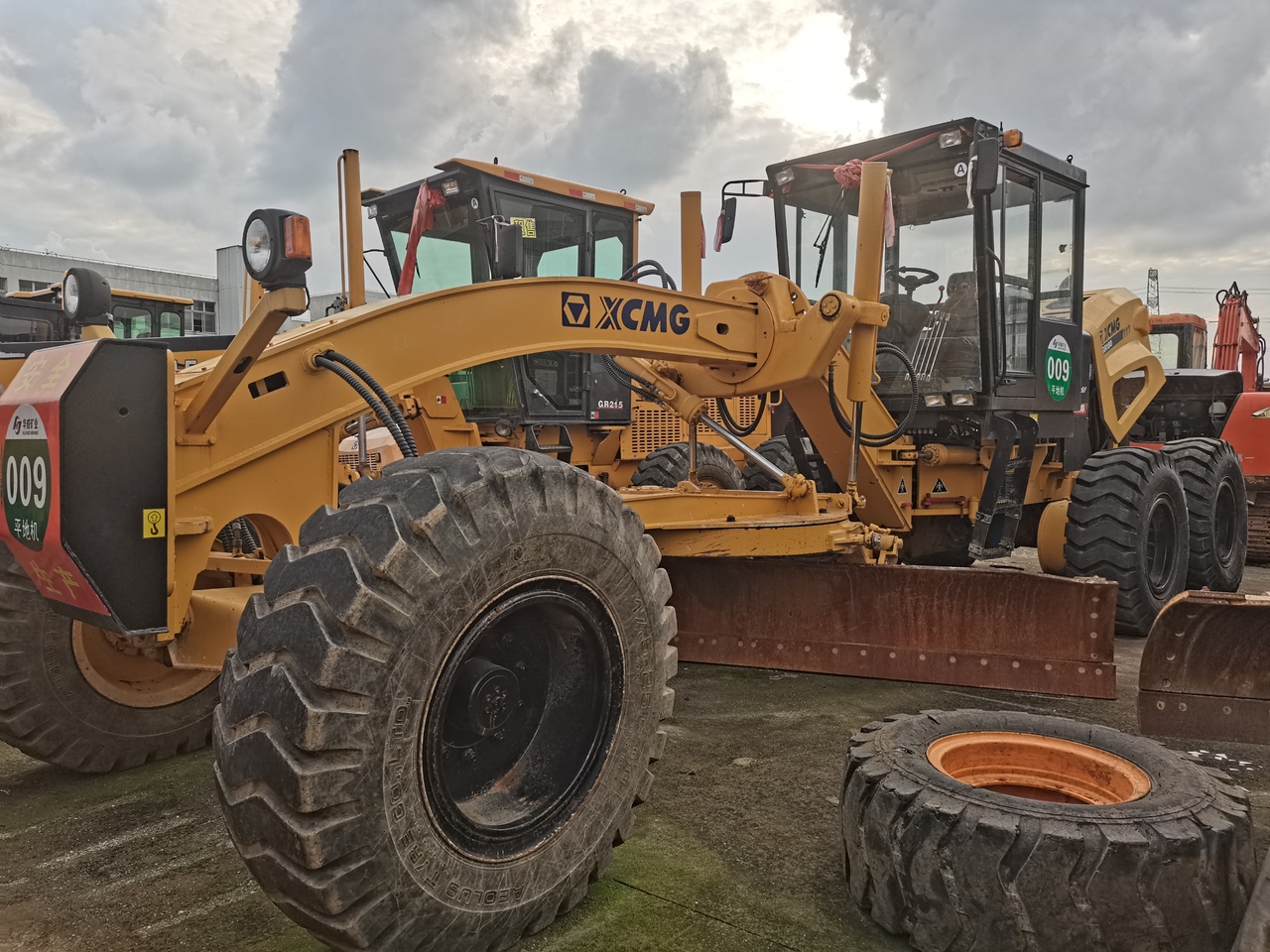 XCMG GR180 - Makinë niveluese: foto 3 XCMG GR180 - Makinë niveluese: foto 3