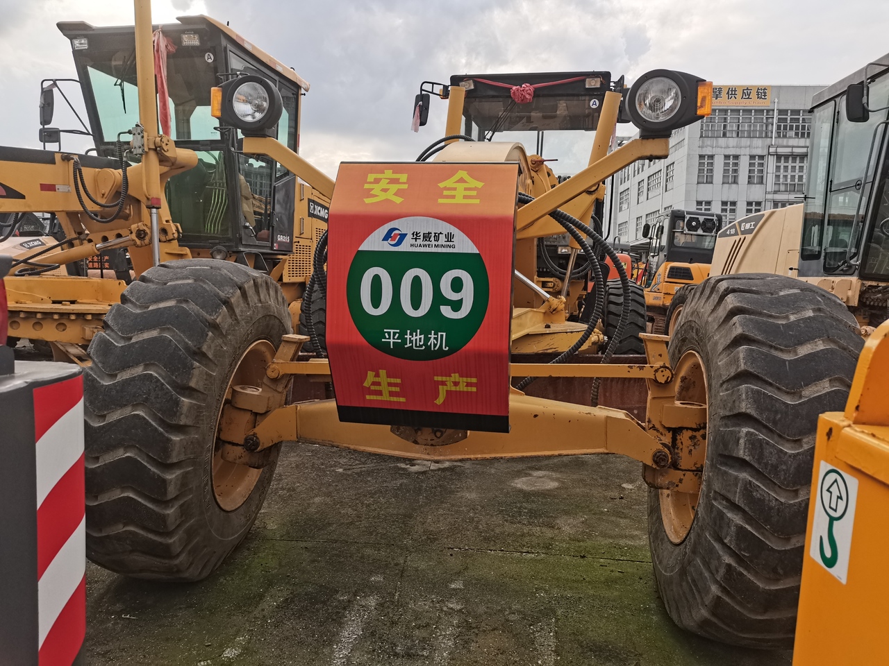 XCMG GR180 - Makinë niveluese: foto 2 XCMG GR180 - Makinë niveluese: foto 2