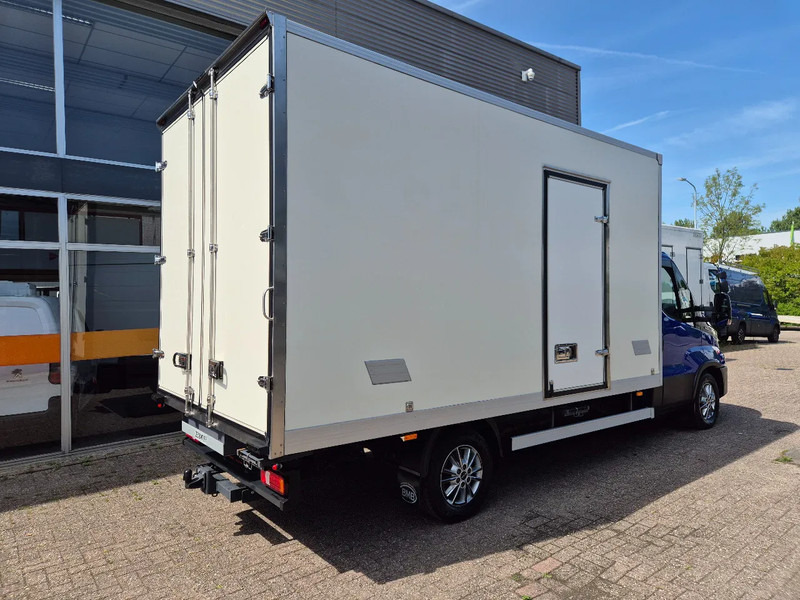 Iveco Daily 35S18 3.0D Koffer/ Xenon/ Airco - Kamioncine me kontinier: foto 3 Iveco Daily 35S18 3.0D Koffer/ Xenon/ Airco - Kamioncine me kontinier: foto 3