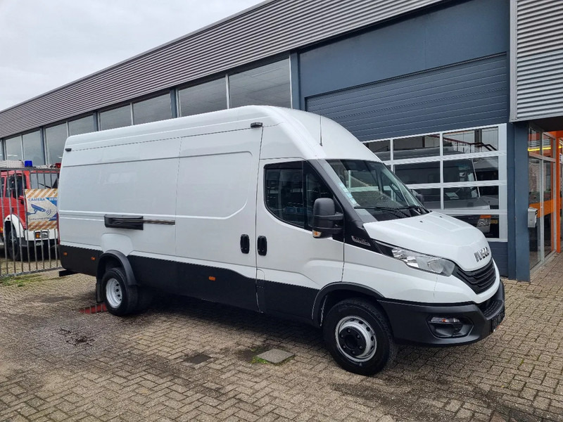 Iveco Daily 70C18 3.0D L4H3 Hi-Matic Euro 6 GVW 7000 kg - Furgon: foto 1 Iveco Daily 70C18 3.0D L4H3 Hi-Matic Euro 6 GVW 7000 kg - Furgon: foto 1