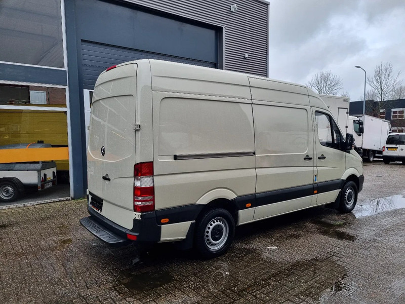 Mercedes-Benz Sprinter 311 CDI L2H2 EURO 6 2.2 CDI RWD - Furgon: foto 2 Mercedes-Benz Sprinter 311 CDI L2H2 EURO 6 2.2 CDI RWD - Furgon: foto 2
