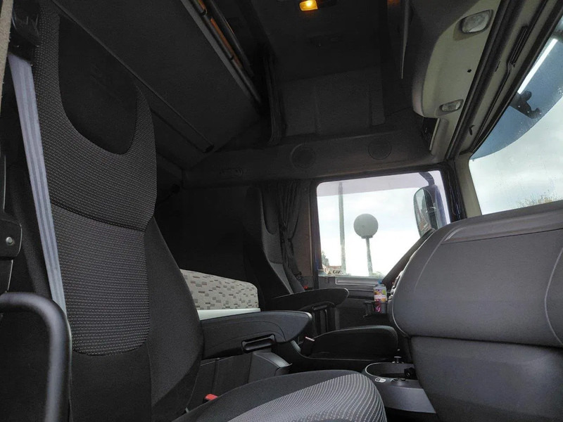 DAF XF 460 HOLLAND TRUCK IN EXCELLENT CONDITION - Gjysmë-kamion: foto 4 DAF XF 460 HOLLAND TRUCK IN EXCELLENT CONDITION - Gjysmë-kamion: foto 4