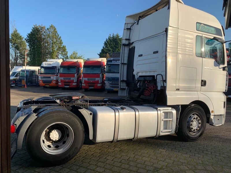 MAN TGA 18.480 6 HEAD ENGINE AUTOMATIC RETARDER - Gjysmë-kamion: foto 3 MAN TGA 18.480 6 HEAD ENGINE AUTOMATIC RETARDER - Gjysmë-kamion: foto 3