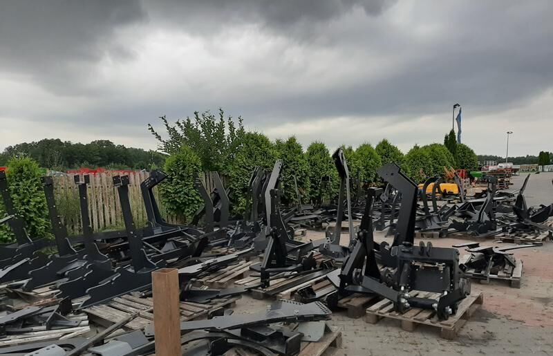 Metal-Technik Frontlader für CASE FARMALL 95A, 105A, 105C / Ładowacz czołowy d - Ngarkues ballor për traktor: foto 1 Metal-Technik Frontlader für CASE FARMALL 95A, 105A, 105C / Ładowacz czołowy d - Ngarkues ballor për traktor: foto 1