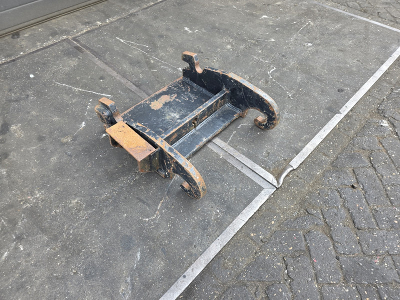 Kopplaat cw30 cw 40 adaptorplate cw30 cw40 - Bashkues i shpejtë për Makineri ndërtimi: foto 2 Kopplaat cw30 cw 40 adaptorplate cw30 cw40 - Bashkues i shpejtë për Makineri ndërtimi: foto 2