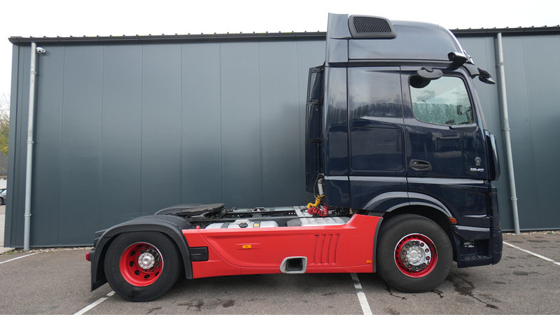 Mercedes-Benz ACTROS 1945 GIGASPACE 713.000KM - Gjysmë-kamion: foto 2 Mercedes-Benz ACTROS 1945 GIGASPACE 713.000KM - Gjysmë-kamion: foto 2