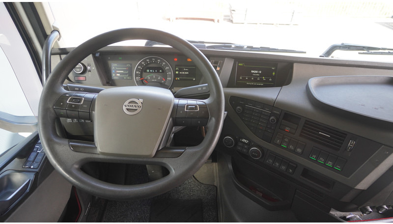 Volvo FH 460 EURO 6 GLOBETROTTER - Gjysmë-kamion: foto 5 Volvo FH 460 EURO 6 GLOBETROTTER - Gjysmë-kamion: foto 5