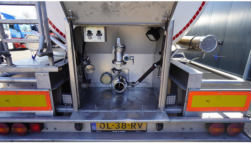 Magyar 3 AXLE FOOD TANK TRAILER 41.410LTR - Gjysmë rimorkio me bot: foto 4 Magyar 3 AXLE FOOD TANK TRAILER 41.410LTR - Gjysmë rimorkio me bot: foto 4