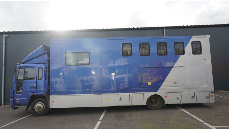 Volvo FL 6-9 HORSE TRANSPORT 341.000KM MANUAL GEARBOX - Kamion për kuaj: foto 1 Volvo FL 6-9 HORSE TRANSPORT 341.000KM MANUAL GEARBOX - Kamion për kuaj: foto 1