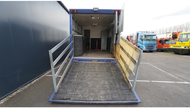 Volvo FL 6-9 HORSE TRANSPORT 341.000KM MANUAL GEARBOX - Kamion për kuaj: foto 5 Volvo FL 6-9 HORSE TRANSPORT 341.000KM MANUAL GEARBOX - Kamion për kuaj: foto 5