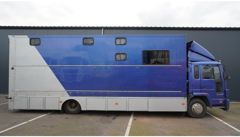 Volvo FL 6-9 HORSE TRANSPORT 341.000KM MANUAL GEARBOX - Kamion për kuaj: foto 2 Volvo FL 6-9 HORSE TRANSPORT 341.000KM MANUAL GEARBOX - Kamion për kuaj: foto 2