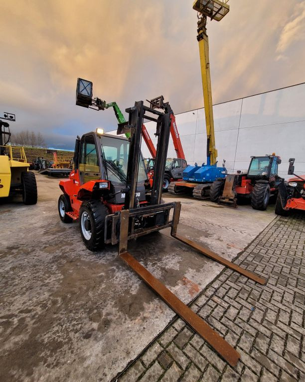 Manitou M30-2 - Pirun më naftë: foto 5 Manitou M30-2 - Pirun më naftë: foto 5