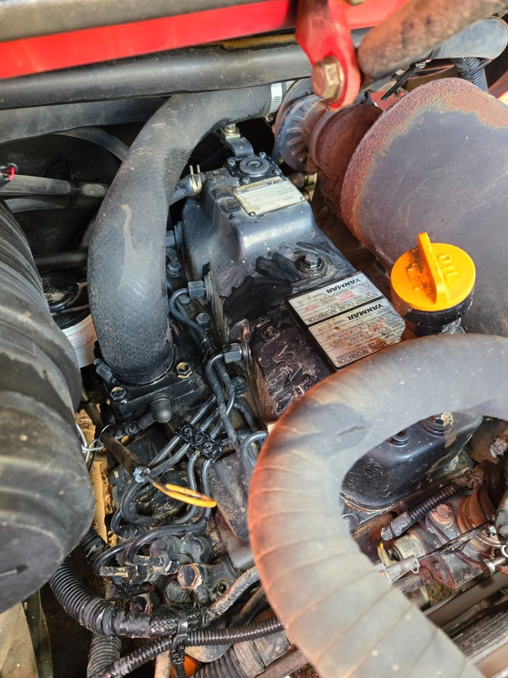 Takeuchi TL120 - Fadrom me goma: foto 5 Takeuchi TL120 - Fadrom me goma: foto 5