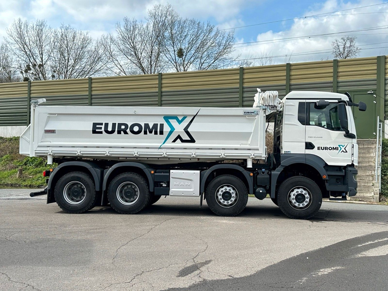 MAN EuromixMTP 3-Seiten-Kipper Aufbauten MAN EuromixMTP 3-Seiten-Kipper Aufbauten - Kamion vetëshkarkues: foto 3 MAN EuromixMTP 3-Seiten-Kipper Aufbauten MAN EuromixMTP 3-Seiten-Kipper Aufbauten - Kamion vetëshkarkues: foto 3