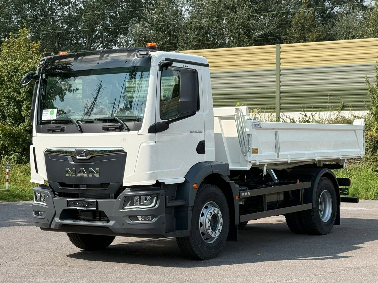 MAN TGM 18.320 4X2 / Euro 6e 3-Seiten-Kipper - Kamion vetëshkarkues: foto 1 MAN TGM 18.320 4X2 / Euro 6e 3-Seiten-Kipper - Kamion vetëshkarkues: foto 1
