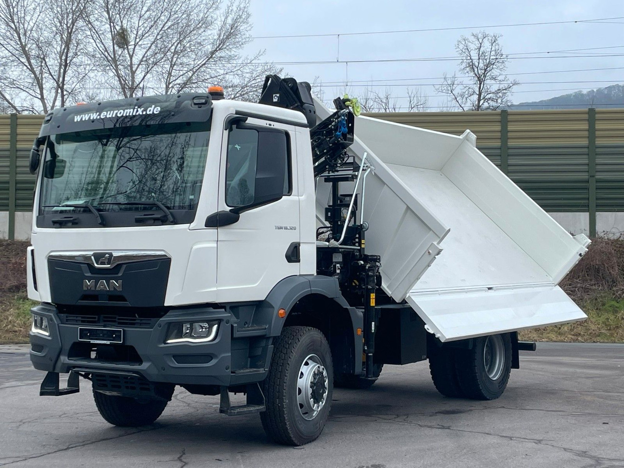 MAN TGM 18.320 4x4 Euro6e Hiab X-HiDuo 138DS-3 - Kamion vetëshkarkues, Kamion me vinç: foto 1 MAN TGM 18.320 4x4 Euro6e Hiab X-HiDuo 138DS-3 - Kamion vetëshkarkues, Kamion me vinç: foto 1