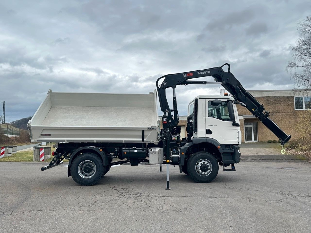 MAN TGM 18.320 4x4 Euro6e Hiab X-HiDuo 138DS-3 - Kamion vetëshkarkues, Kamion me vinç: foto 4 MAN TGM 18.320 4x4 Euro6e Hiab X-HiDuo 138DS-3 - Kamion vetëshkarkues, Kamion me vinç: foto 4
