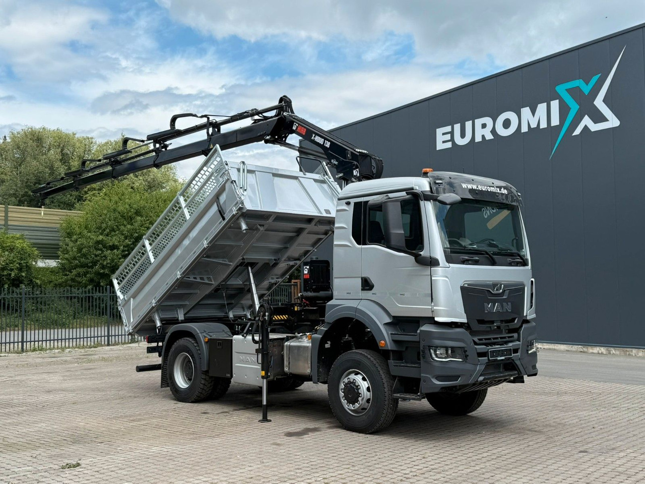 MAN TGS 18.400 TG3 4x4 Euro6e Hiab X-HiDuo 138DS-4 - Kamion vetëshkarkues, Kamion me vinç: foto 1 MAN TGS 18.400 TG3 4x4 Euro6e Hiab X-HiDuo 138DS-4 - Kamion vetëshkarkues, Kamion me vinç: foto 1