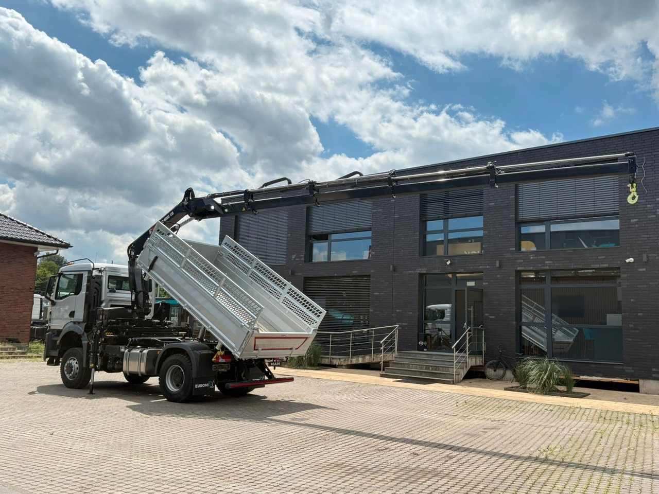 MAN TGS 18.400 TG3 4x4 Euro6e Hiab X-HiDuo 138DS-4 - Kamion vetëshkarkues, Kamion me vinç: foto 5 MAN TGS 18.400 TG3 4x4 Euro6e Hiab X-HiDuo 138DS-4 - Kamion vetëshkarkues, Kamion me vinç: foto 5
