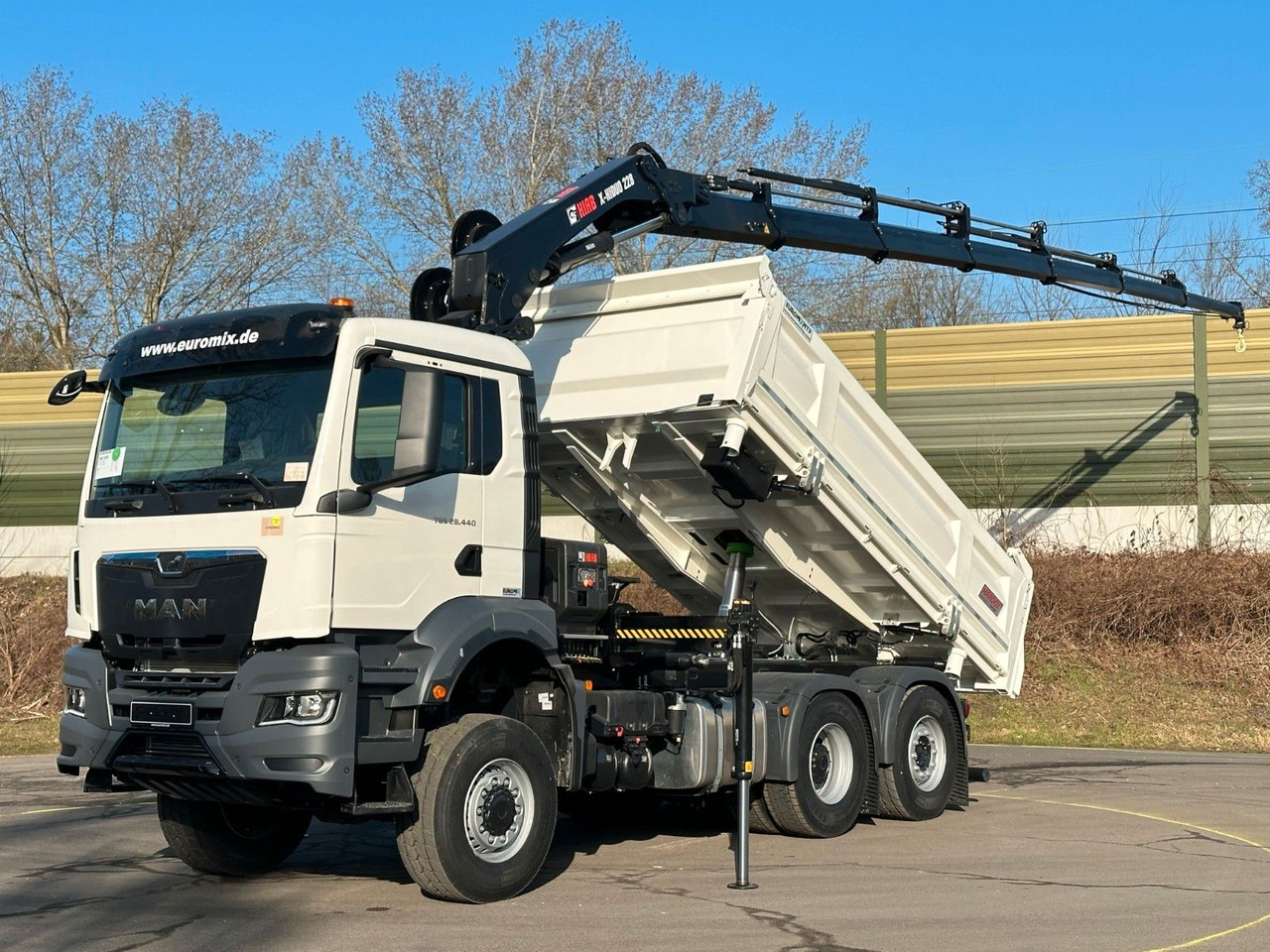 MAN TGS 28.440 6x4-4/3-Seiten- Kipper / Hiab 228-6 - Kamion vetëshkarkues, Kamion me vinç: foto 1 MAN TGS 28.440 6x4-4/3-Seiten- Kipper / Hiab 228-6 - Kamion vetëshkarkues, Kamion me vinç: foto 1