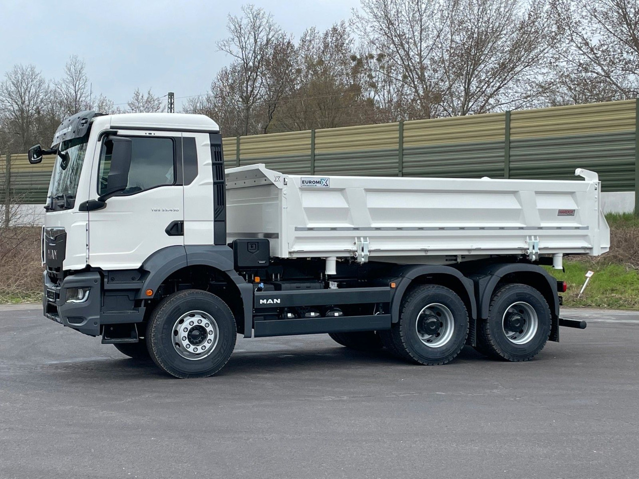 MAN TGS 33.440 6x4 /Euro6 3-Seiten-Kipper EuromixMTP - Kamion vetëshkarkues: foto 3 MAN TGS 33.440 6x4 /Euro6 3-Seiten-Kipper EuromixMTP - Kamion vetëshkarkues: foto 3