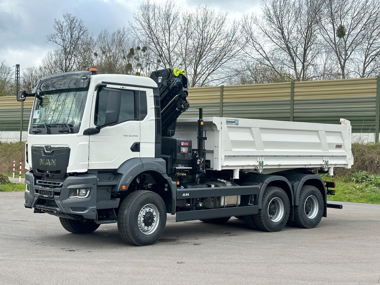 MAN TGS 33.440 6x6 /3-Seiten- Kipper / HIAB 228-4 - Kamion vetëshkarkues, Kamion me vinç: foto 3 MAN TGS 33.440 6x6 /3-Seiten- Kipper / HIAB 228-4 - Kamion vetëshkarkues, Kamion me vinç: foto 3