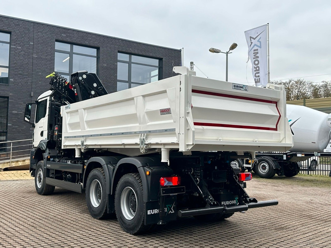 MAN TGS 33.440 6x6 /3-Seiten- Kipper / Kran HIAB 302 - Kamion vetëshkarkues, Kamion me vinç: foto 4 MAN TGS 33.440 6x6 /3-Seiten- Kipper / Kran HIAB 302 - Kamion vetëshkarkues, Kamion me vinç: foto 4