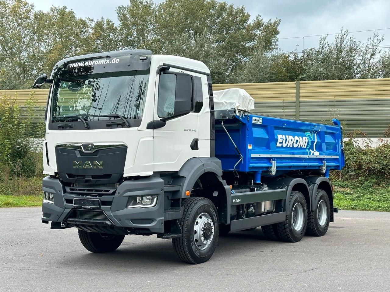 MAN TGS 33.440 6x6 /Euro6 3-Seiten-Kipper EuromixMTP - Kamion vetëshkarkues: foto 1 MAN TGS 33.440 6x6 /Euro6 3-Seiten-Kipper EuromixMTP - Kamion vetëshkarkues: foto 1
