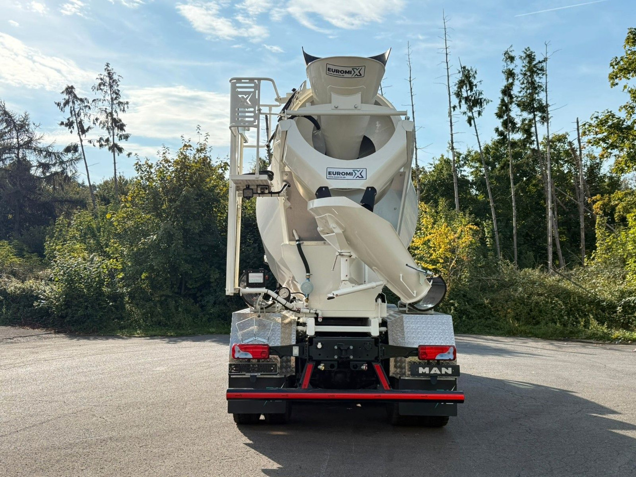 MAN TGS 35.470 BB 8X4 EuromixMTP EM 10 L - Autobetoniere: foto 5 MAN TGS 35.470 BB 8X4 EuromixMTP EM 10 L - Autobetoniere: foto 5