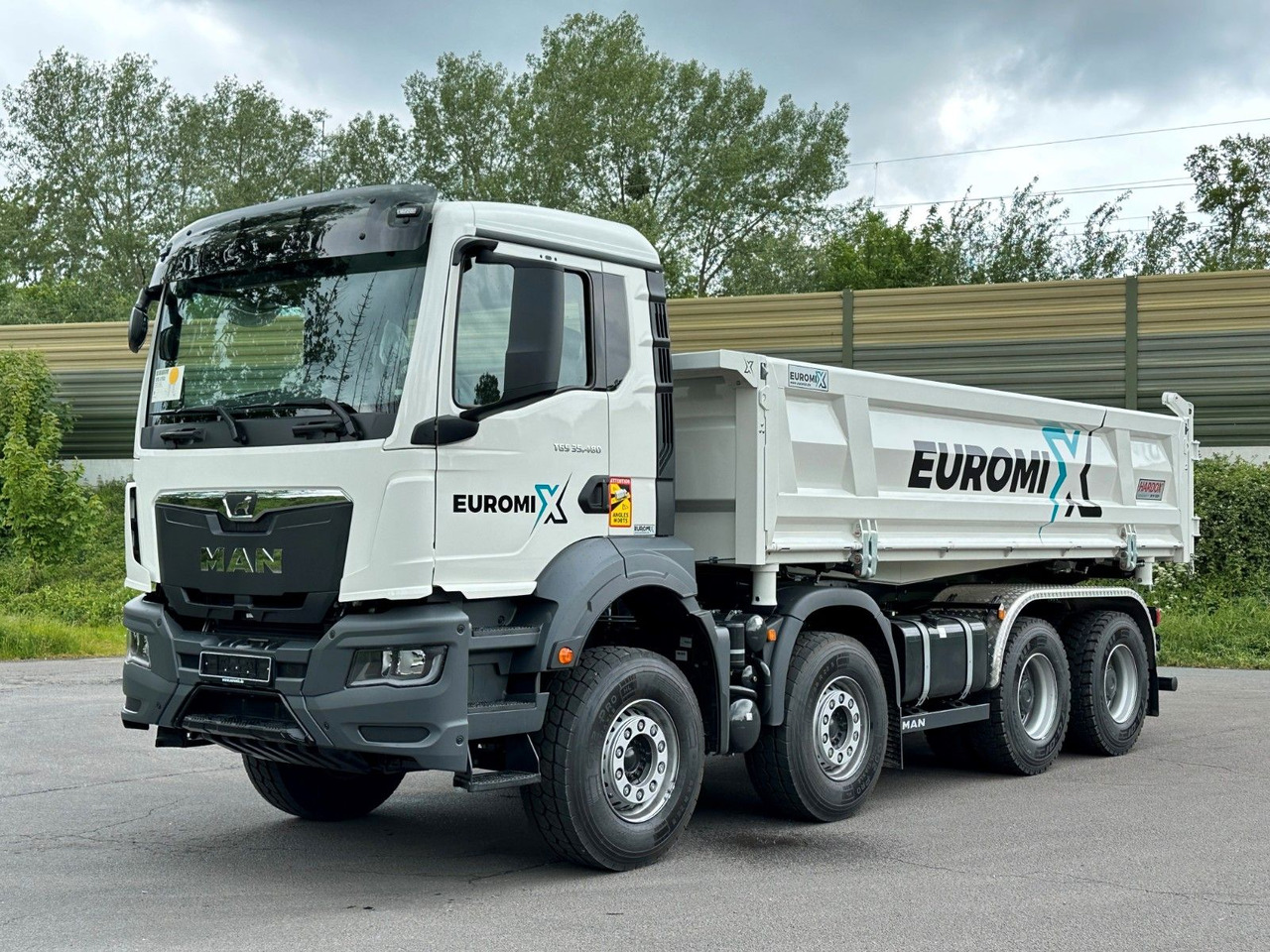 MAN TGS 35.480 8x4 EuromixMTP 2-Seiten-Kipper - Kamion vetëshkarkues: foto 3 MAN TGS 35.480 8x4 EuromixMTP 2-Seiten-Kipper - Kamion vetëshkarkues: foto 3