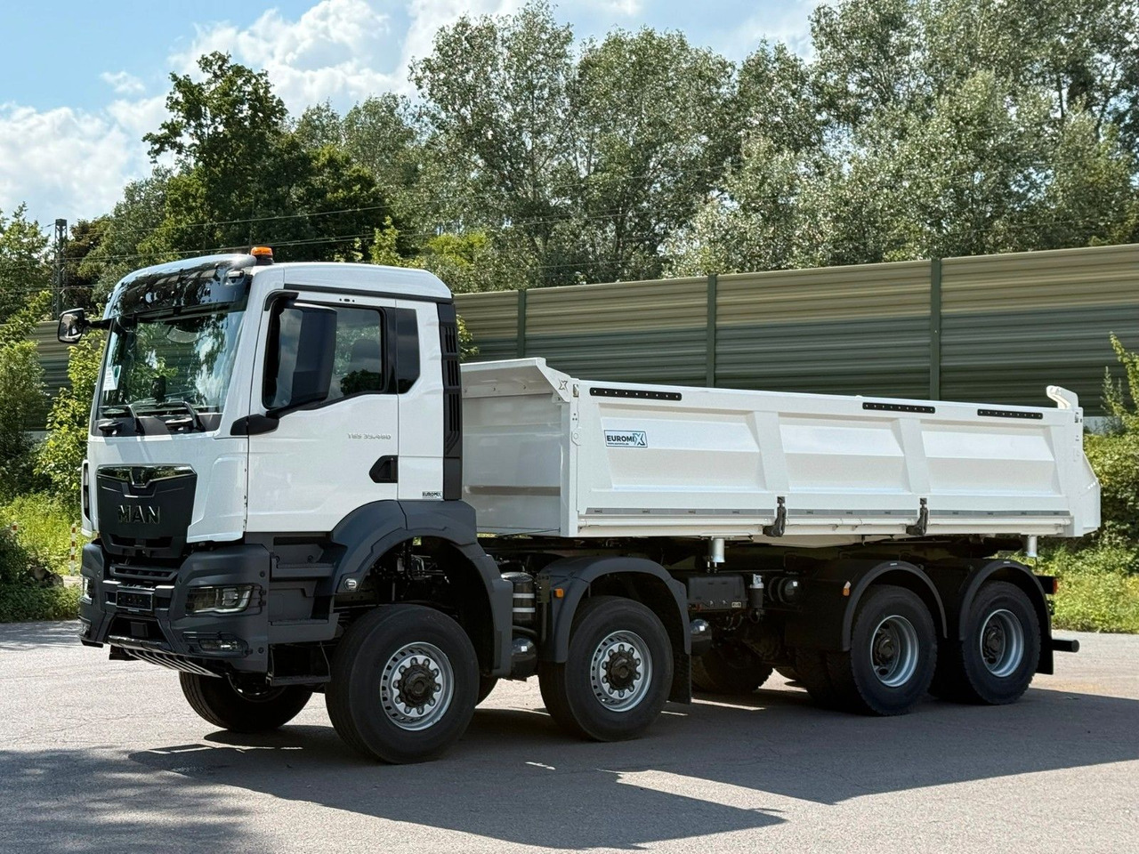 MAN TGS 35.480 8x6 EuromixMTP 3-Seiten-Kipper - Kamion vetëshkarkues: foto 1 MAN TGS 35.480 8x6 EuromixMTP 3-Seiten-Kipper - Kamion vetëshkarkues: foto 1