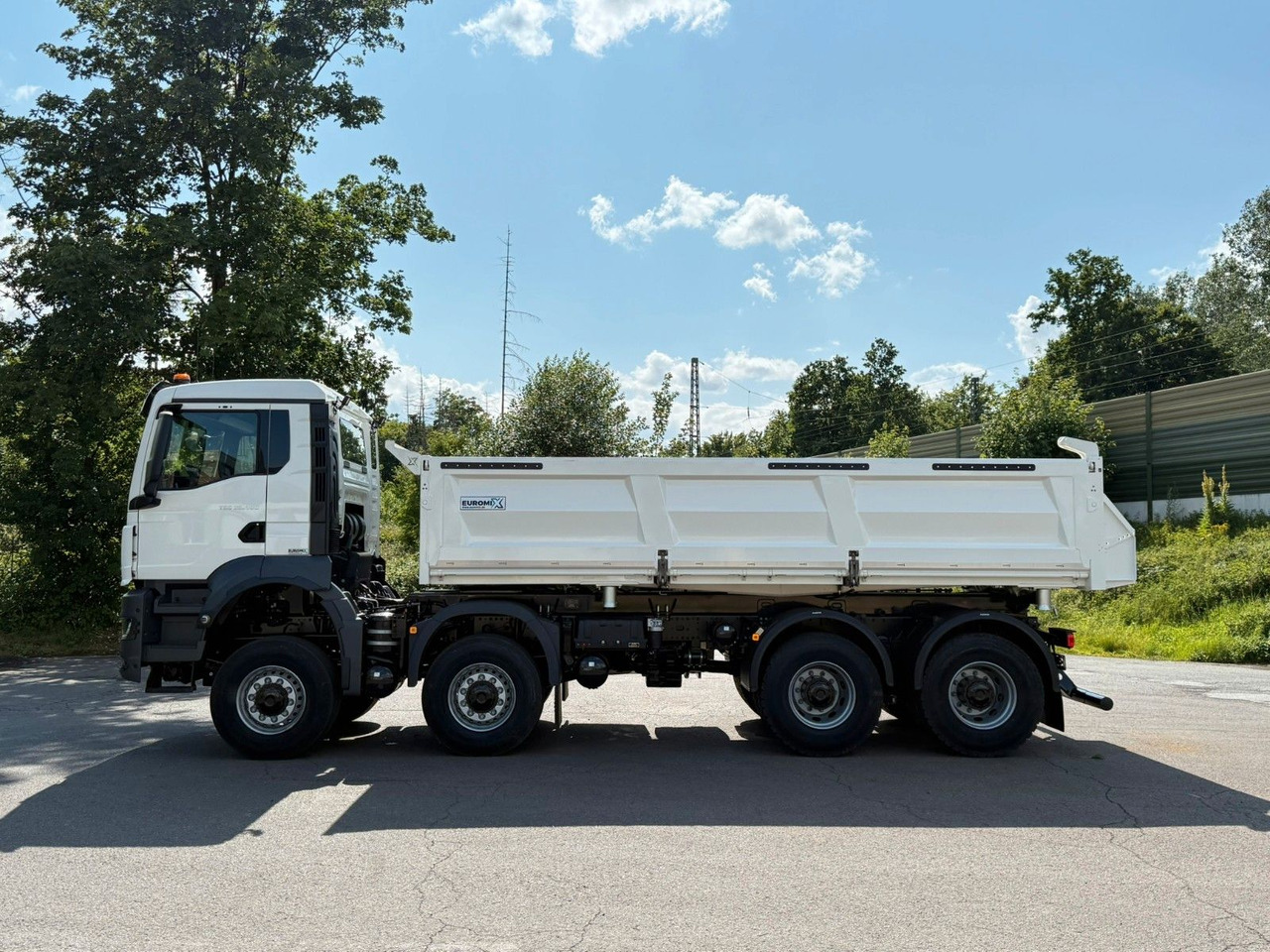 MAN TGS 35.480 8x6 EuromixMTP 3-Seiten-Kipper - Kamion vetëshkarkues: foto 3 MAN TGS 35.480 8x6 EuromixMTP 3-Seiten-Kipper - Kamion vetëshkarkues: foto 3