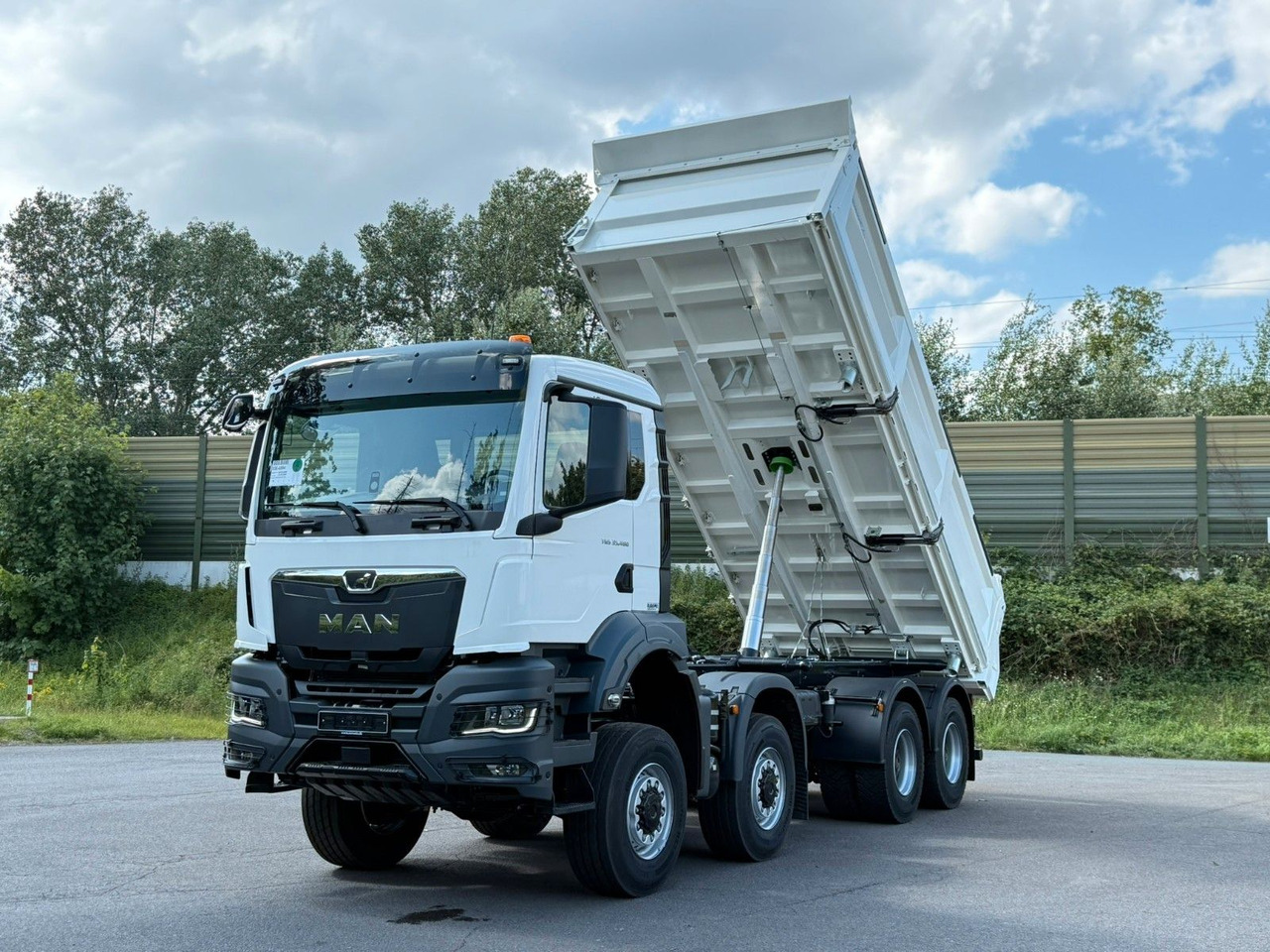 MAN TGS 35.480 8x8 EuromixMTP 3-Seiten-Kipper - Kamion vetëshkarkues: foto 2 MAN TGS 35.480 8x8 EuromixMTP 3-Seiten-Kipper - Kamion vetëshkarkues: foto 2