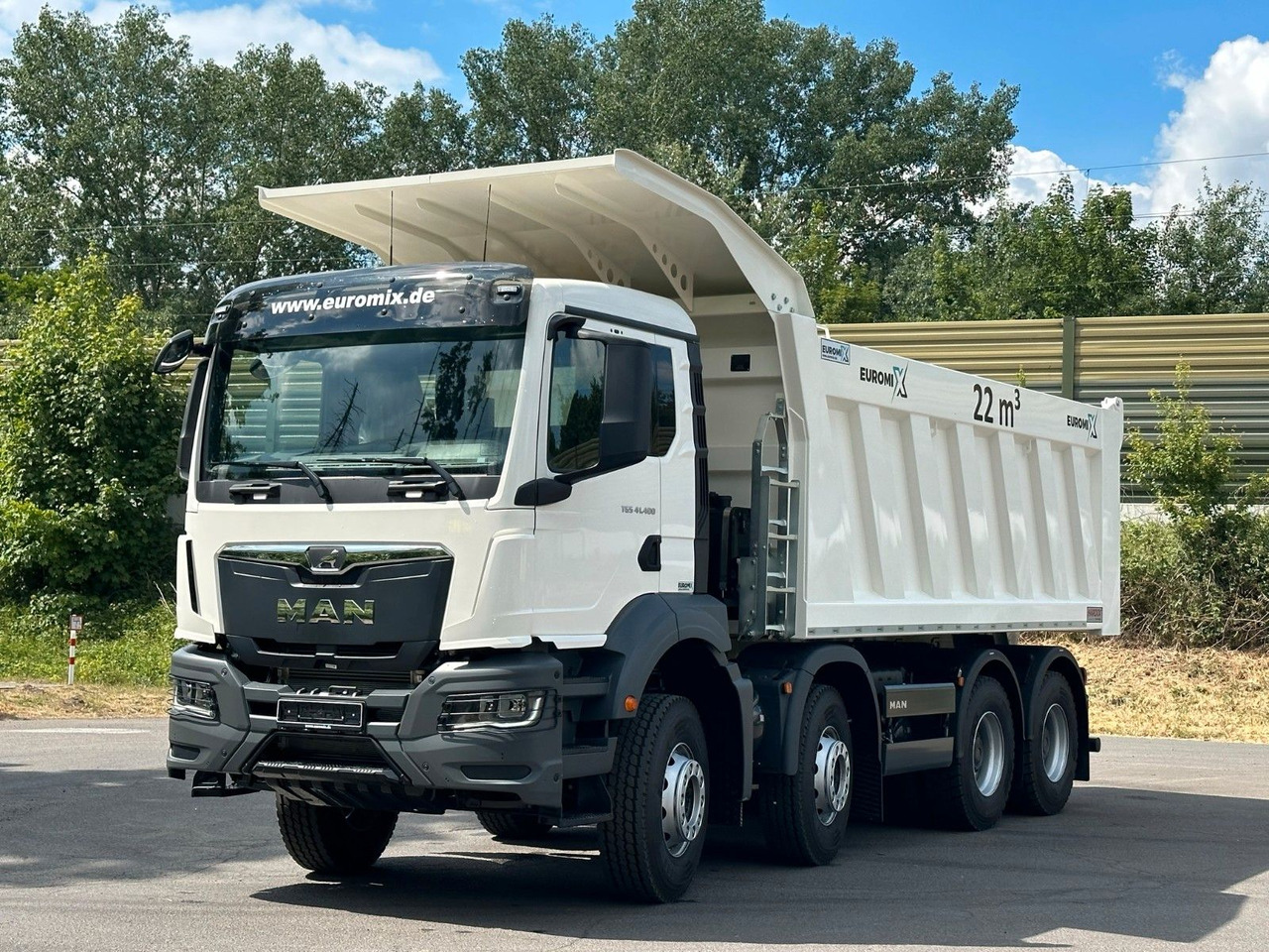 MAN TGS 41.400 8x4 / EUROMIX MTP 22m³/ Eckige Mulde - Kamion vetëshkarkues: foto 2 MAN TGS 41.400 8x4 / EUROMIX MTP 22m³/ Eckige Mulde - Kamion vetëshkarkues: foto 2
