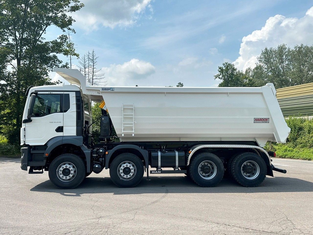 MAN TGS 41.440 8x4 EuromixMTP Mulden-Kipper MAN TGS 41.440 8x4 EuromixMTP Mulden-Kipper - Kamion vetëshkarkues: foto 3 MAN TGS 41.440 8x4 EuromixMTP Mulden-Kipper MAN TGS 41.440 8x4 EuromixMTP Mulden-Kipper - Kamion vetëshkarkues: foto 3