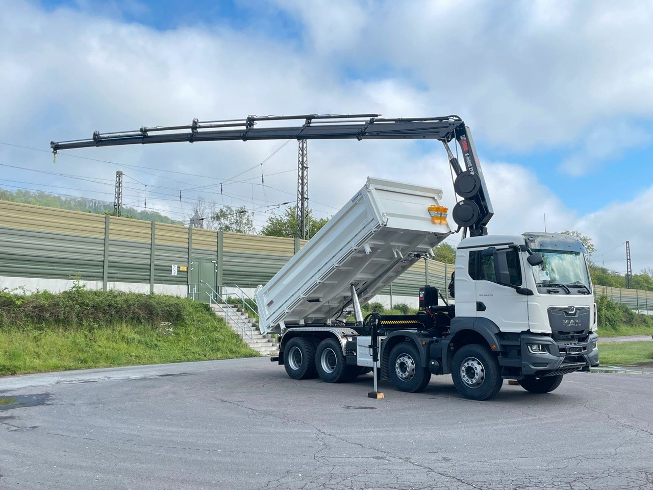 MAN TGS 41.480 8x4/Euro6e Euromix Kipper Hiab 228-6 - Kamion vetëshkarkues, Kamion me vinç: foto 1 MAN TGS 41.480 8x4/Euro6e Euromix Kipper Hiab 228-6 - Kamion vetëshkarkues, Kamion me vinç: foto 1