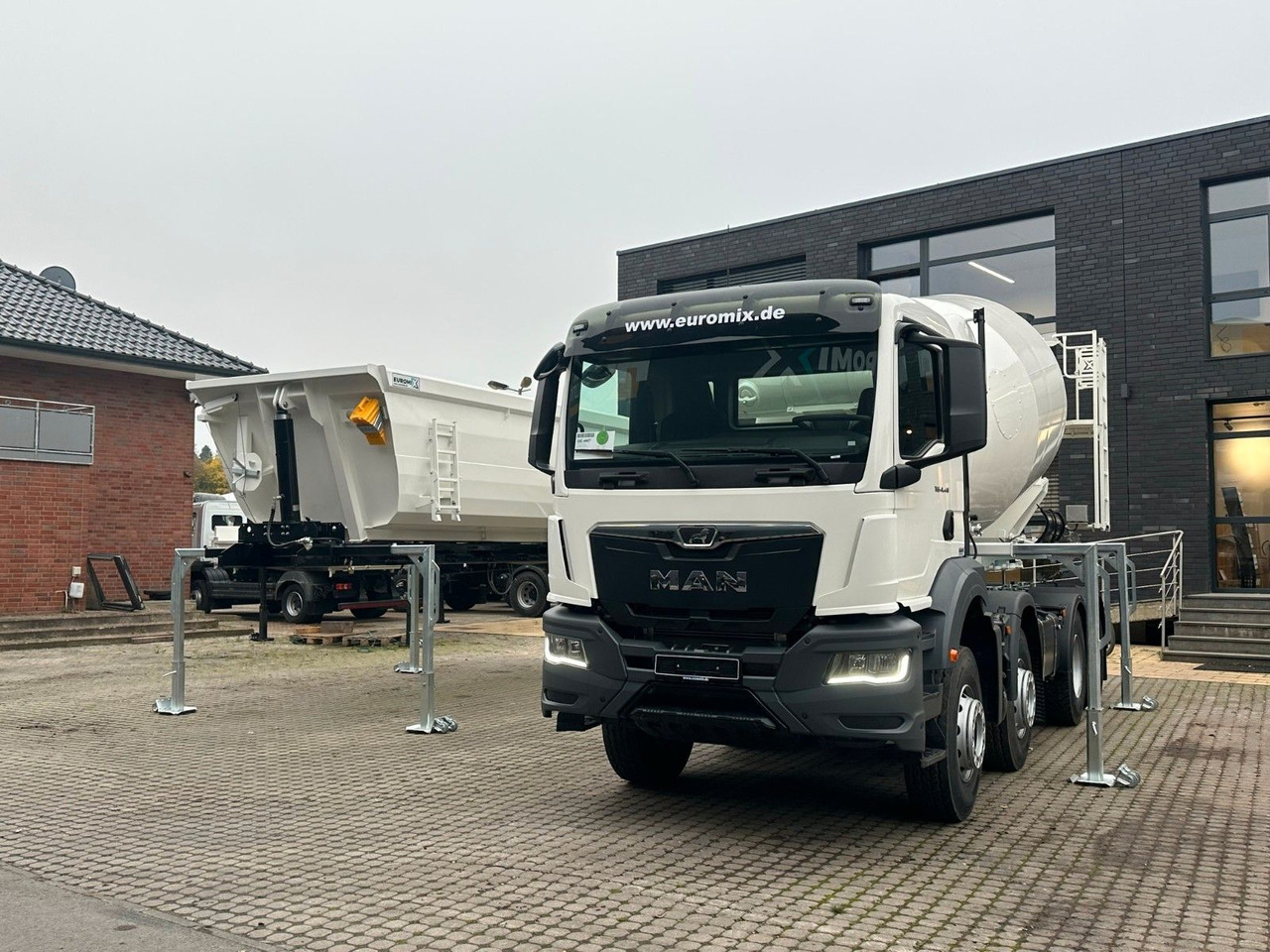 MAN TGS 41.480 8x4 WECHSELSYSTEM KIPPER+MISCHER - Autobetoniere, Karroceri e kamionit vetëshkarkues: foto 2 MAN TGS 41.480 8x4 WECHSELSYSTEM KIPPER+MISCHER - Autobetoniere, Karroceri e kamionit vetëshkarkues: foto 2