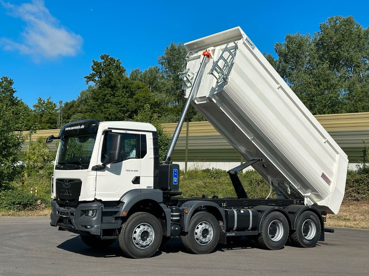 MAN TGS 41.480 BB 8X4 Euromix Mulden Kipper HARDOX - Kamion vetëshkarkues: foto 1 MAN TGS 41.480 BB 8X4 Euromix Mulden Kipper HARDOX - Kamion vetëshkarkues: foto 1