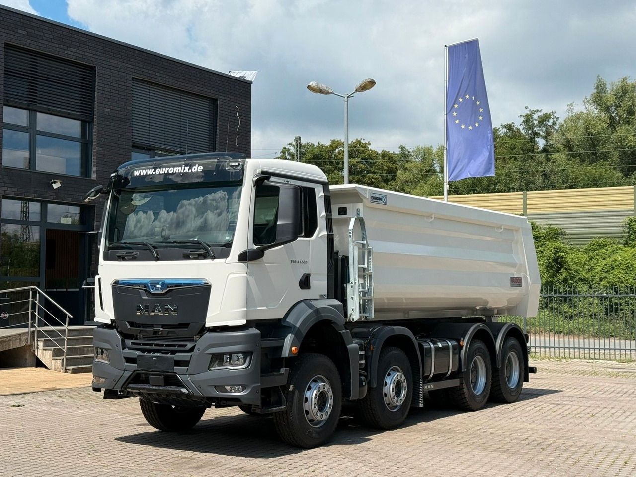 MAN TGS 41.520 BB 8X4 Euromix MuldenKipper Retarder - Kamion vetëshkarkues: foto 3 MAN TGS 41.520 BB 8X4 Euromix MuldenKipper Retarder - Kamion vetëshkarkues: foto 3