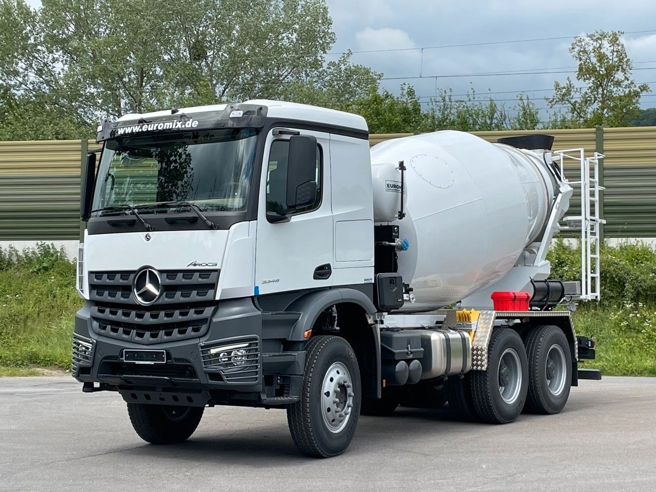 Mercedes-Benz 3348 6X4 Arcos 5 EuromixMTP EM 9 R - Autobetoniere: foto 2 Mercedes-Benz 3348 6X4 Arcos 5 EuromixMTP EM 9 R - Autobetoniere: foto 2