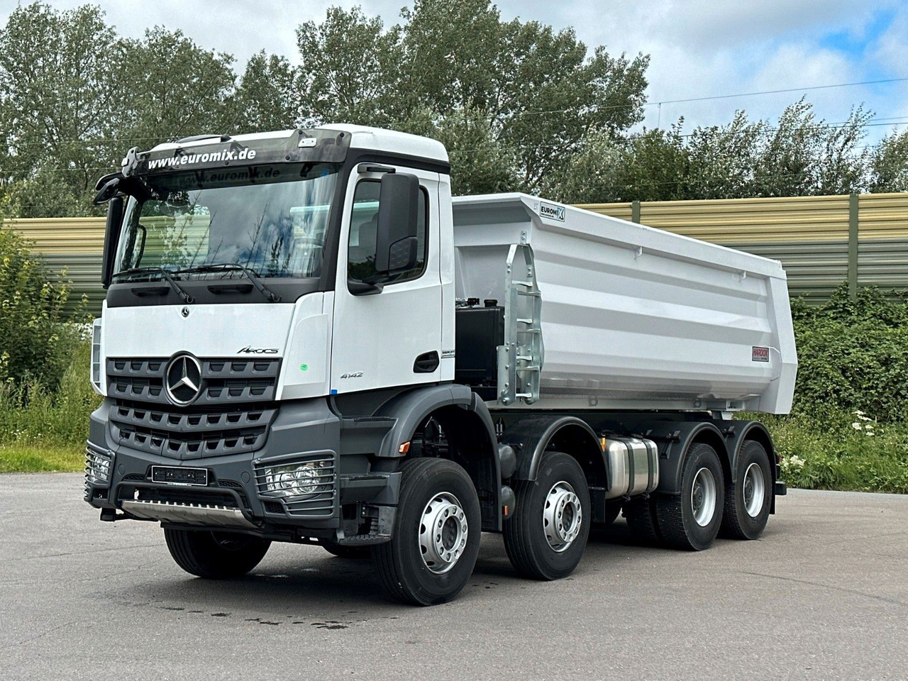 Mercedes-Benz 4142 8X4 Mulden- Kipper - EuromixMTP - Kamion vetëshkarkues: foto 2 Mercedes-Benz 4142 8X4 Mulden- Kipper - EuromixMTP - Kamion vetëshkarkues: foto 2