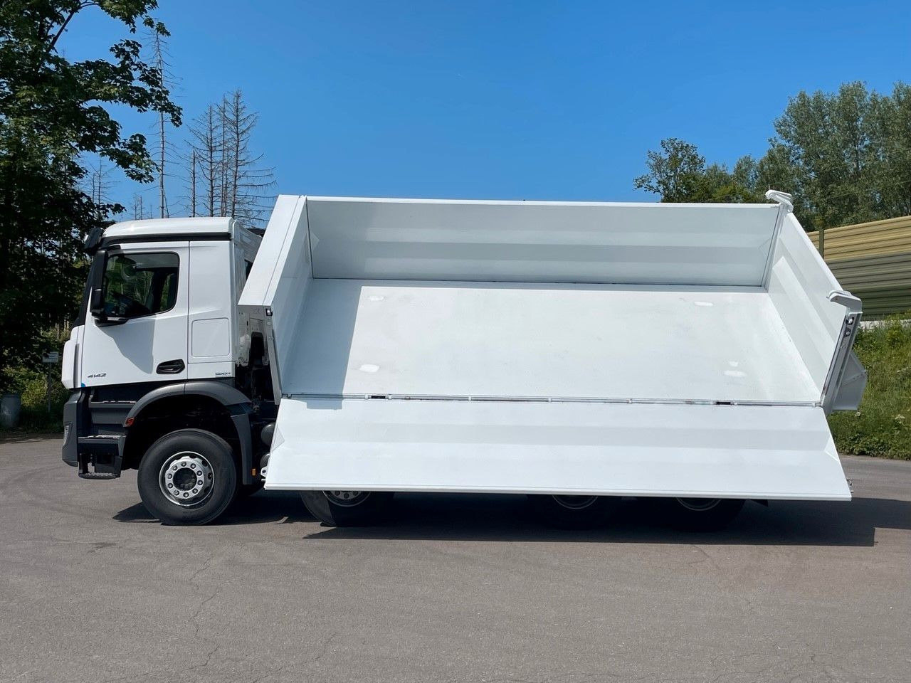 Kamion vetëshkarkues i ri Mercedes-Benz 4145  8X4   Euromix EMT  3-Seiten-Kipper Mercedes-Benz 4145  8X4   Euromix EMT  3-Seiten-Kipper: foto 16