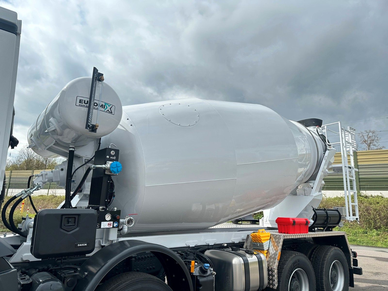 Autobetoniere Mercedes-Benz 4145 8X4 EuromixMTP EM 10 Fahrmischer: foto 11